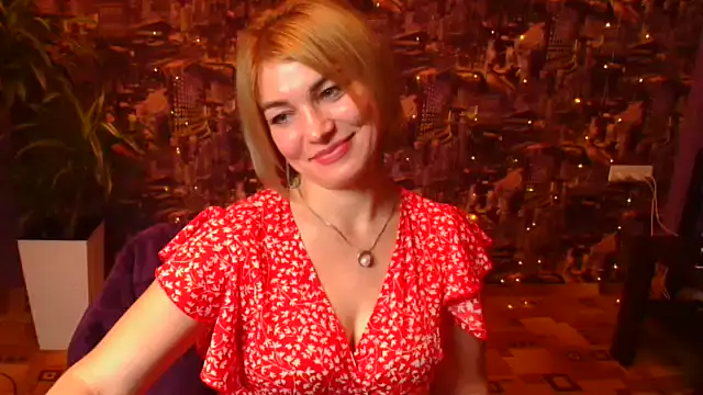 CuttieEmma's Live XXX Chat