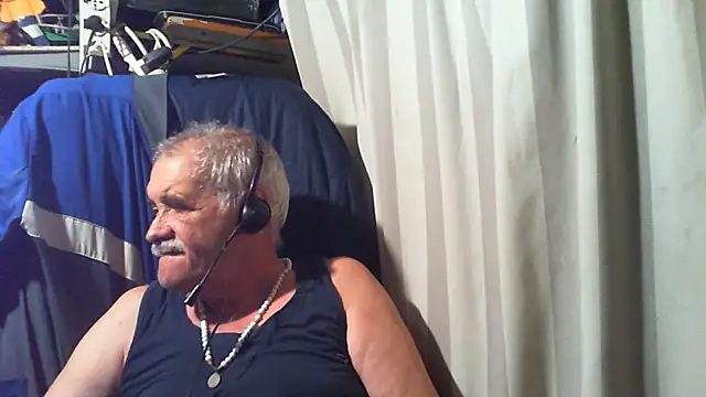nonnomaturobisex webcam show