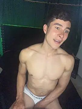 AustinJones_ Adlı Modelin Canlı XXX Sohbeti
