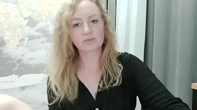 Zaliraa élő XXX-chatje