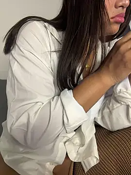 Aliceroys__'s Live XXX Chat