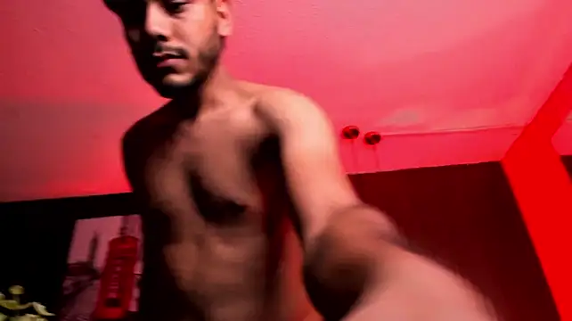 Boss_Domiinator élő XXX-chatje