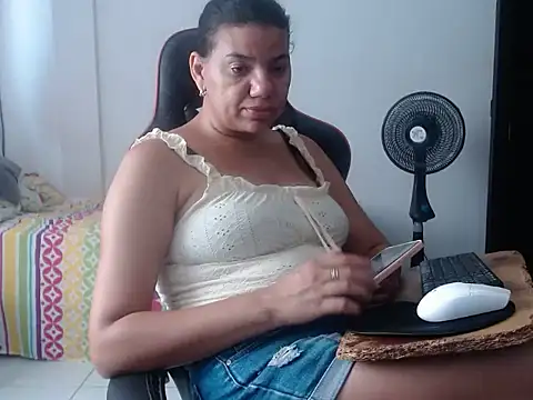 دردشة Adriana_0312 الجنسية المباشرة