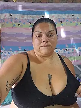 Juli_grandestetas' Live XXX Chat