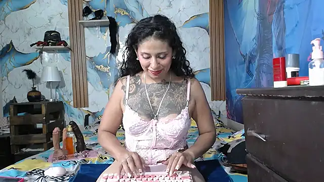CataleyaRosee's Live XXX Chat