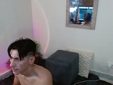 maxstrongboy Webcamshow