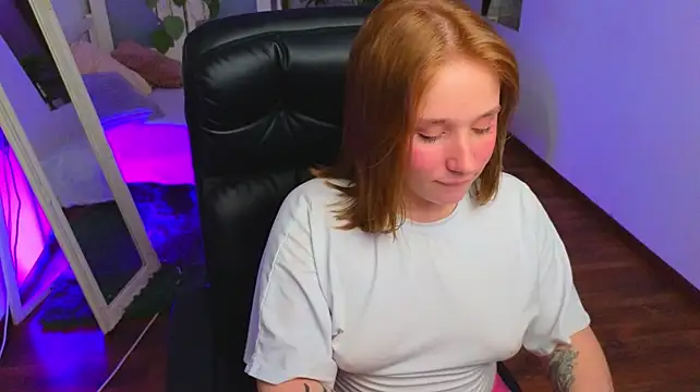 AliceTrenton's Live XXX Chat