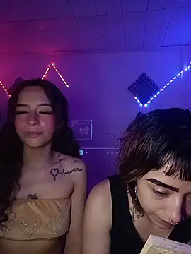 AlexxaAndRileyy live XXX chat