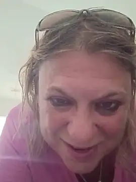 Živý XXX chat Playmate86