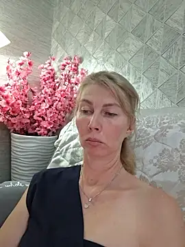 stellahere8 élő XXX-chatje