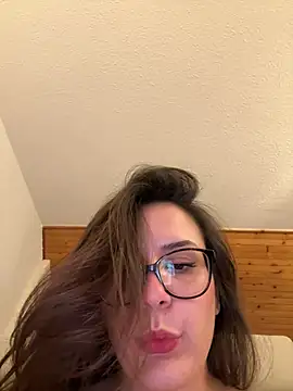 צ'אט XXX בשידור חי של Its_Jade