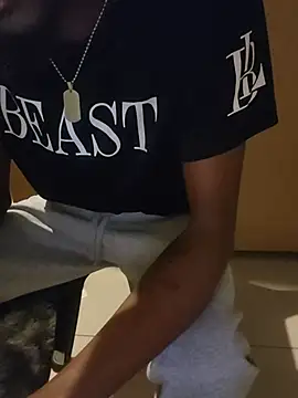 THATHAIRYTALLDUDE's Live XXX Chat