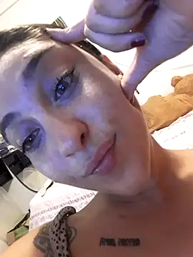 Webkamerová show SexDrogsAndStripchat