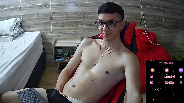 הופעת וובקאם של angelicious_
