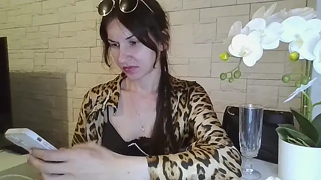 JuliaLovely's Live XXX Chat