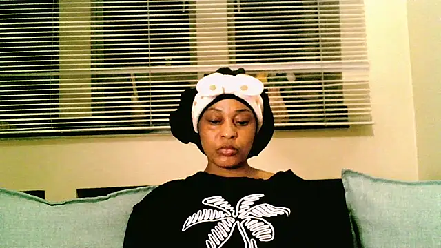 ORUOMA live XXX chat