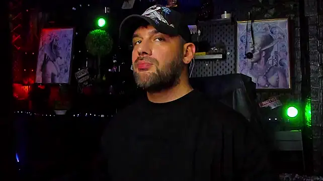 צ'אט XXX בשידור חי של LexHardy