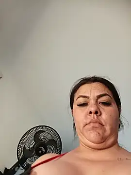 הופעת וובקאם של lola__sweetx