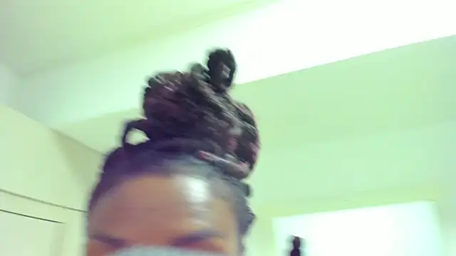 TaylorBloom 现场XXX聊天