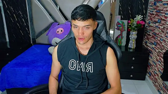 Aron_Darkx Show in webcam