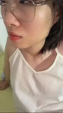 צ'אט XXX בשידור חי של kittyvivian