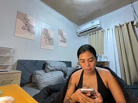 yourfcker_victoria Pertunjukan Webcam