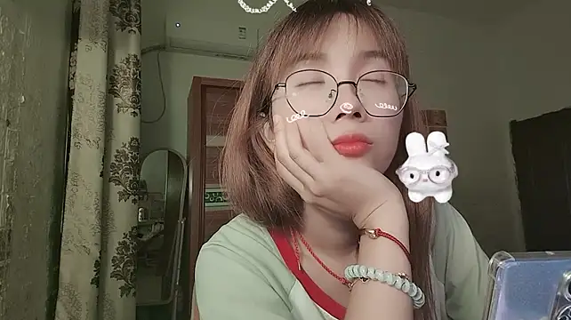 Lili_666 লাইভ XXX চ্যাট
