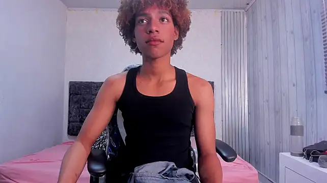 luccas_lowee Chat XXX live
