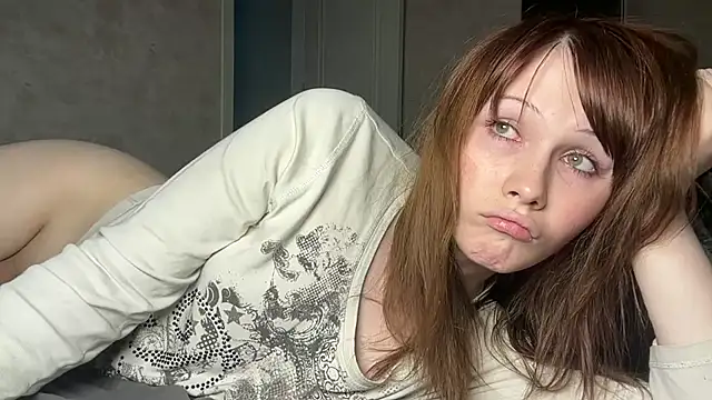 AlexaGudz 即時 XXX 聊天
