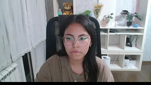 Anda_here Adlı Modelin Canlı XXX Sohbeti