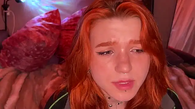 Stray-kitten3's Live XXX Chat
