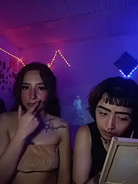 AlexxaAndRileyy Chat XXX in diretta