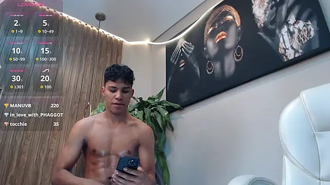 Chat +18 de Colby_driscoll ao vivo