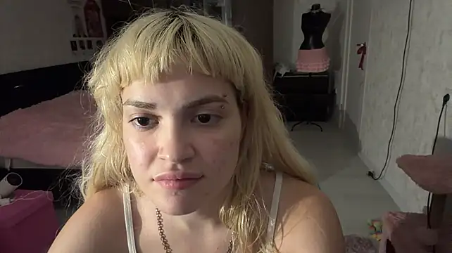MagalyEssinger – Live XXX-chat
