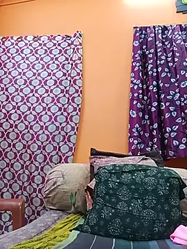 Hotpuja25's Live XXX Chat