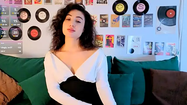 Maya_Rogerss Chat XXX in diretta