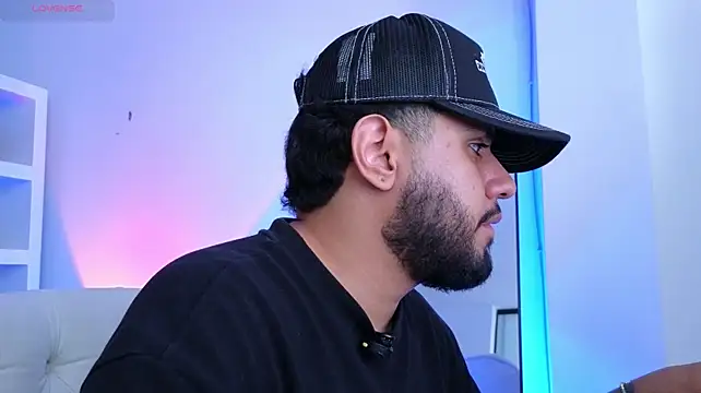 Chat +18 de eyesconeso_ ao vivo