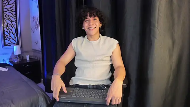 adrian_black86306 – webcam-show
