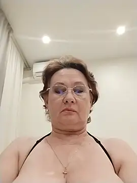 SalientClean Adlı Modelin Canlı XXX Sohbeti