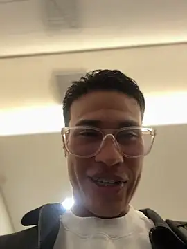 Chat XXX en directo de TavoHot_