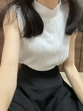 yayoi_jp's Live XXX Chat