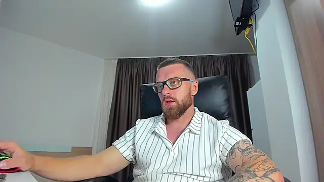 XXX chat uživo modela Findom_guy