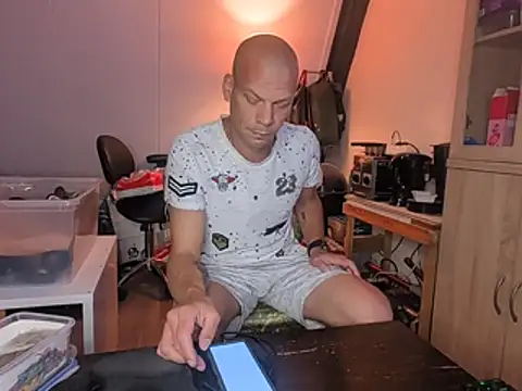 Kinky_Play1: διαδικτυακό  σόου στην κάμερα