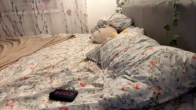 CurlieDoll's Live XXX Chat