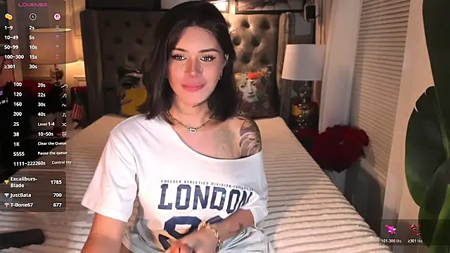 ParisianDoll live XXX chat
