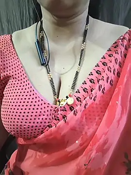 bhuvana_555's Live XXX Chat