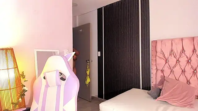 SaraApril_1 Chat XXX in diretta