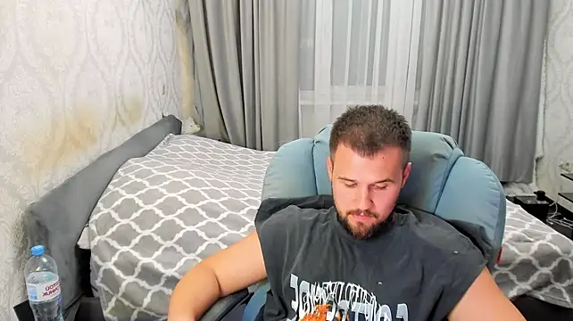 Vladik_b – webcam-show