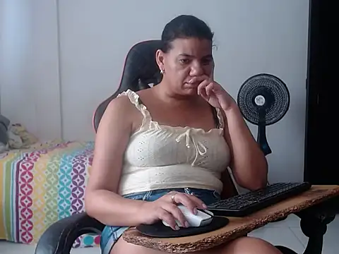 Adriana_0312 Live XXX-Chat