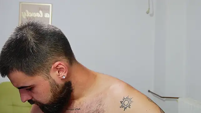 HairyRobxxx's Webcam Show